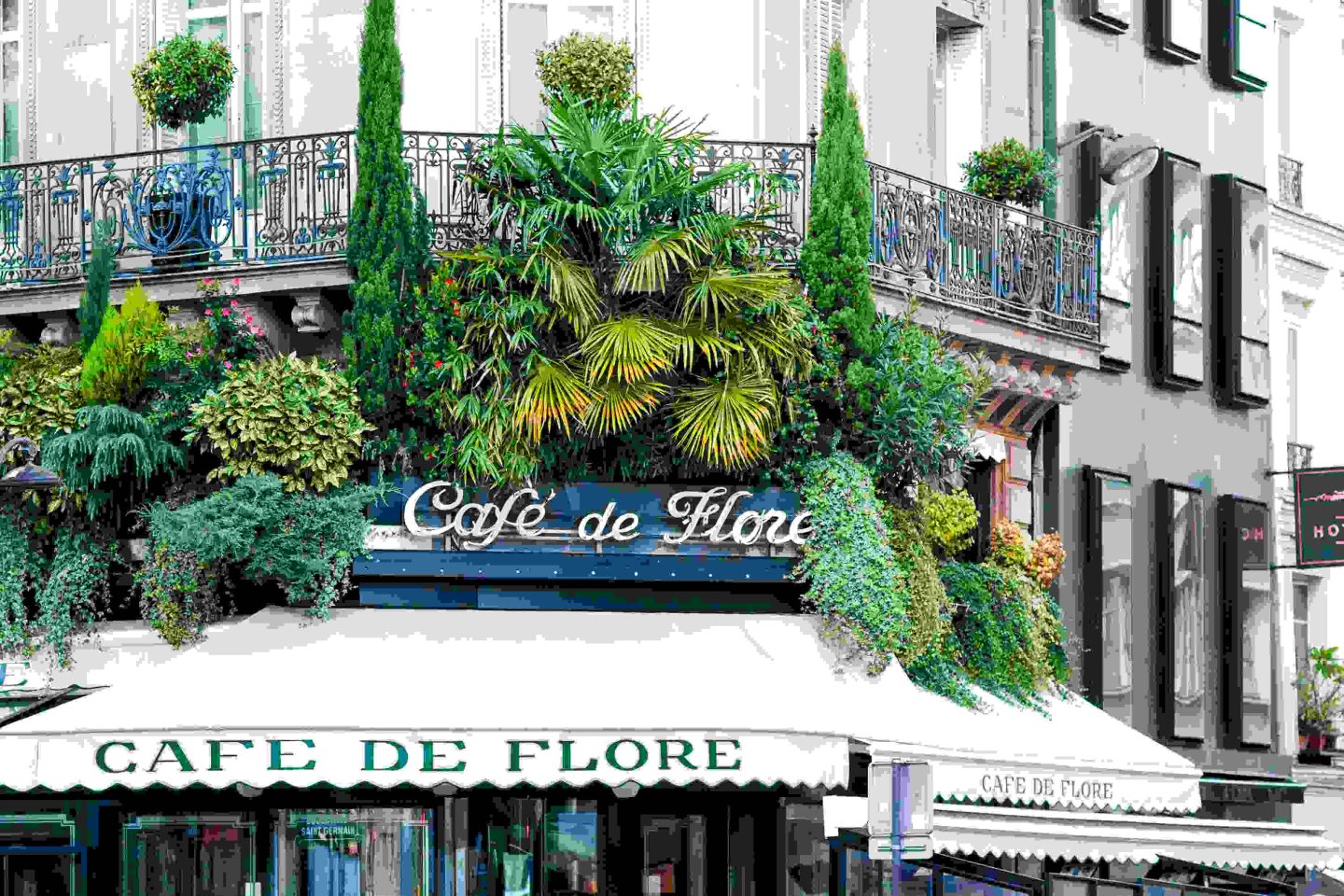 psychologie de l'espace, influence environnement, espaces sublimateurs, design comportemental, architecture psychologique, environnement bien-être, neurosciences spatiales, psychologie environnementale, espaces inspirants, design émotionnel, atmosphères influentes, écologie psychique, géographie émotionnelle, espaces transformateurs, psychologie du cadre, environnement et créativité, espaces motivateurs, design sensoriel, bien-être spatial, psychologie architecturale, espaces et productivité, écologie humaine, espaces et humeurs, design d'impact, psychologie du lieu