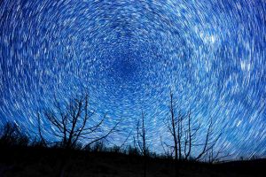 Rallumez les étoiles, espoir intérieur, mots et images, raviver l'espoir, développement personnel, inspiration visuelle, poésie quotidienne, renaissance intérieure, lumière intérieure, mots qui soignent, images inspirantes, guérison par l'art, épanouissement personnel, beau et sens, réconfort par les mots, créativité et bien-être, réveil intérieur, art-thérapie, quête de beauté, nourriture pour l'âme, éveil émotionnel, ressourcement intérieur, dialogue avec soi, beauté et résilience, transformation par l'art