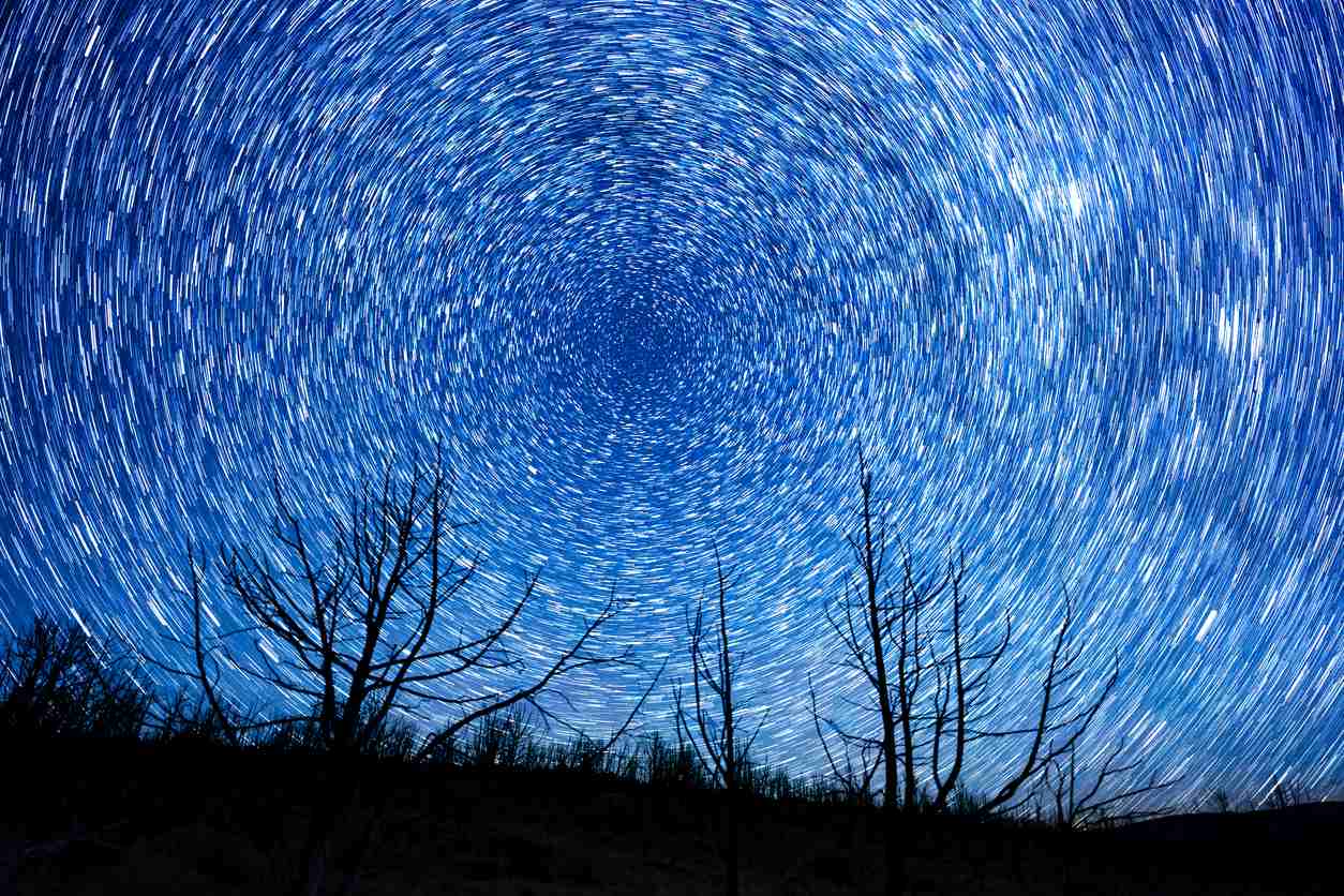 Rallumez les étoiles, espoir intérieur, mots et images, raviver l'espoir, développement personnel, inspiration visuelle, poésie quotidienne, renaissance intérieure, lumière intérieure, mots qui soignent, images inspirantes, guérison par l'art, épanouissement personnel, beau et sens, réconfort par les mots, créativité et bien-être, réveil intérieur, art-thérapie, quête de beauté, nourriture pour l'âme, éveil émotionnel, ressourcement intérieur, dialogue avec soi, beauté et résilience, transformation par l'art