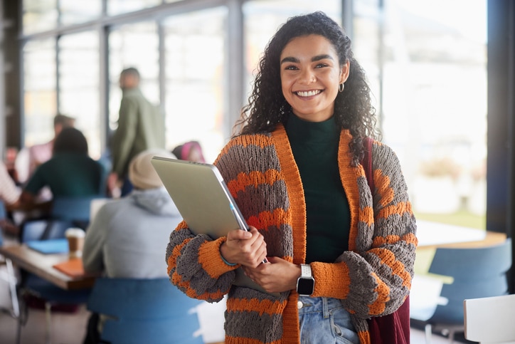 Bilan d’orientation au lycée avec coaching d’orientation pour accompagner une lycéenne dans son projet d’études supérieures.