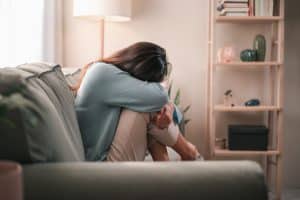 Comprendre les différences entre tristesse et dépression