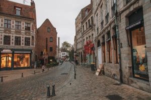 Personne préparant sa reconversion professionnelle dans les Hauts-de-France