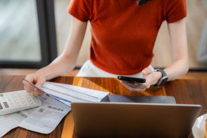 Simulateur salaire après reconversion professionnelle pour comparer son futur revenu